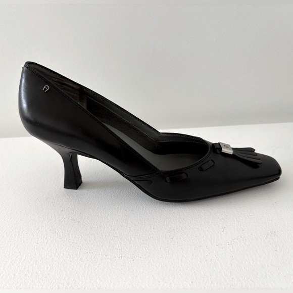 Etienne Aigner Black Leather Kitten Heel Omaha Pumps - Picture 1 of 8